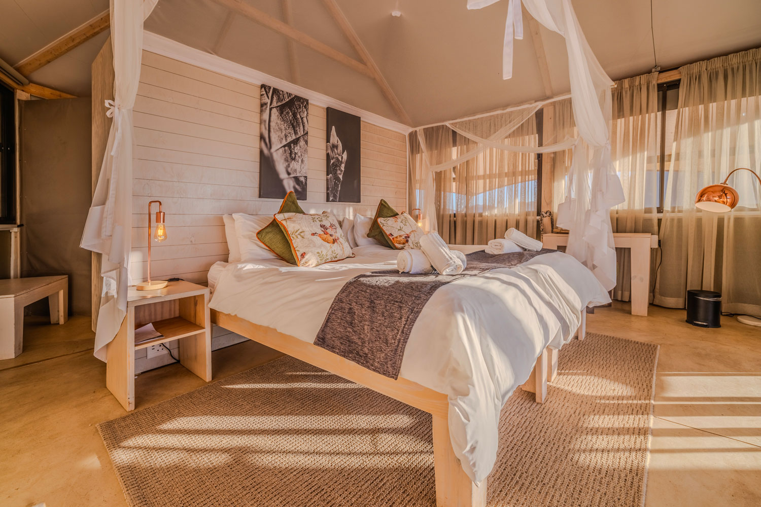 Desert-Hills-namibia-4 Desert Hills - Glamping nel deserto in Namibia con piscina