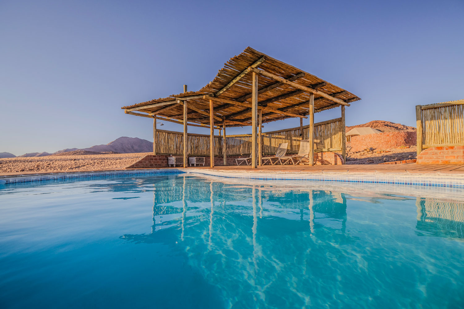 Desert-Hills-namibia-5 Desert Hills - Glamping nel deserto in Namibia con piscina